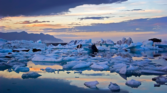 Pastel Icebergs at Sunset 4352